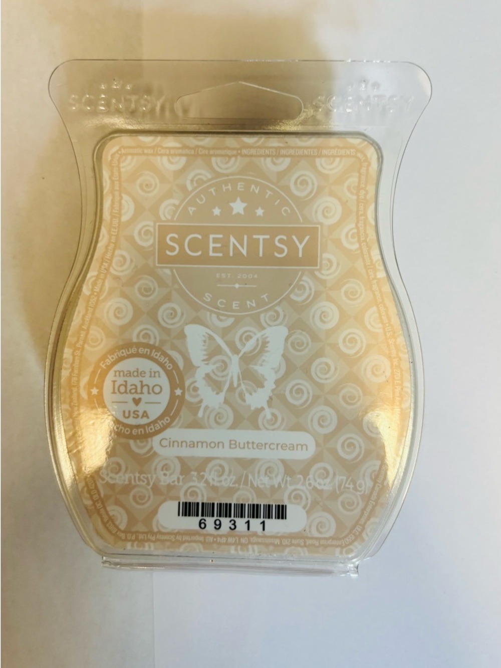 Scentsy Wax Melt Bars Trio Maple Rum Cake, Cinnamon Buttercream, Tropic Nectar - Picture 4 of 5